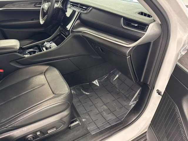 2023 Bright White Clearcoat Jeep Grand Cherokee Limited 4X4 SUV