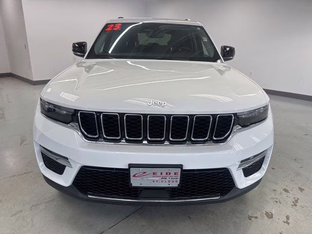 2023 Bright White Clearcoat Jeep Grand Cherokee Limited 4X4 SUV
