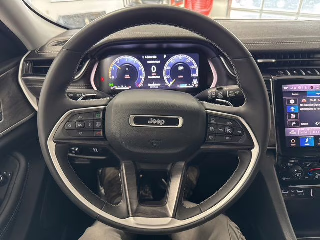 2023 Bright White Clearcoat Jeep Grand Cherokee Limited 4X4 SUV