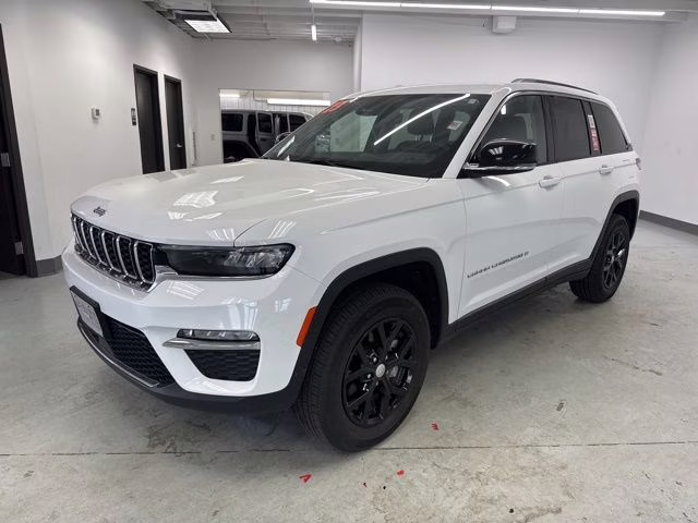 2023 Bright White Clearcoat Jeep Grand Cherokee Limited 4X4 SUV