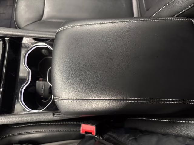 2023 Bright White Clearcoat Jeep Grand Cherokee Limited 4X4 SUV