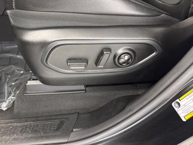 2023 Diamond Black Crystal Pearlcoat Jeep Grand Cherokee L Altitude 4X4 SUV