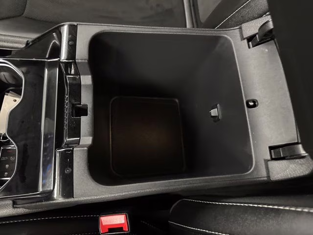 2023 Diamond Black Crystal Pearlcoat Jeep Grand Cherokee L Altitude 4X4 SUV