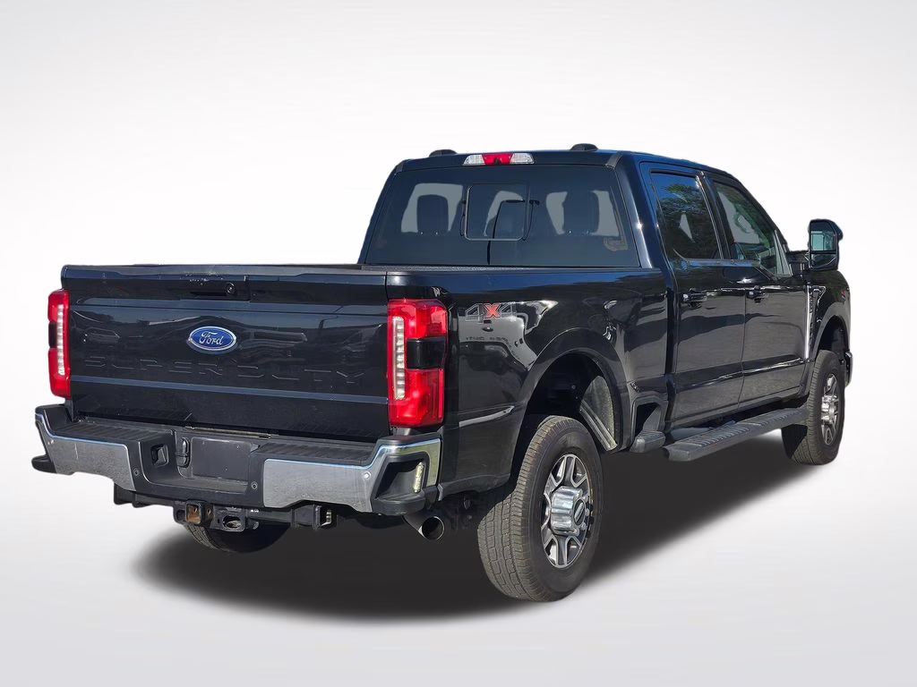 2023 Agate Black Metallic Ford Super Duty F-350 SRW Lariat 4X4 Truck