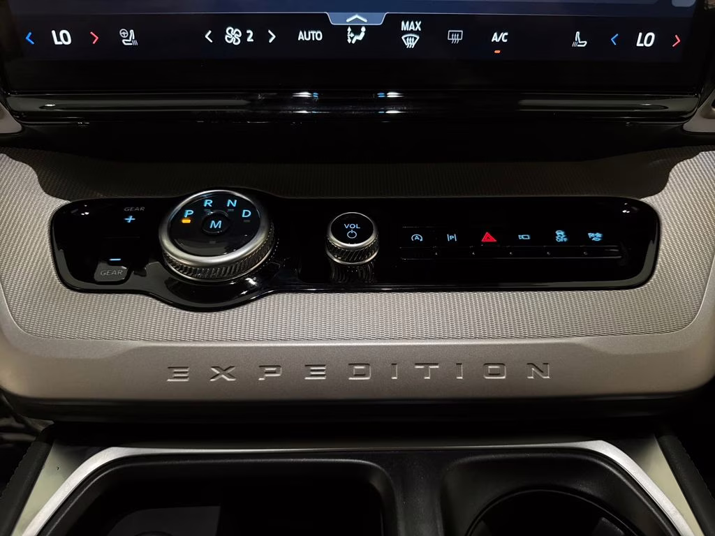 2026 Space Silver Metallic Ford Expedition Active RWD SUV