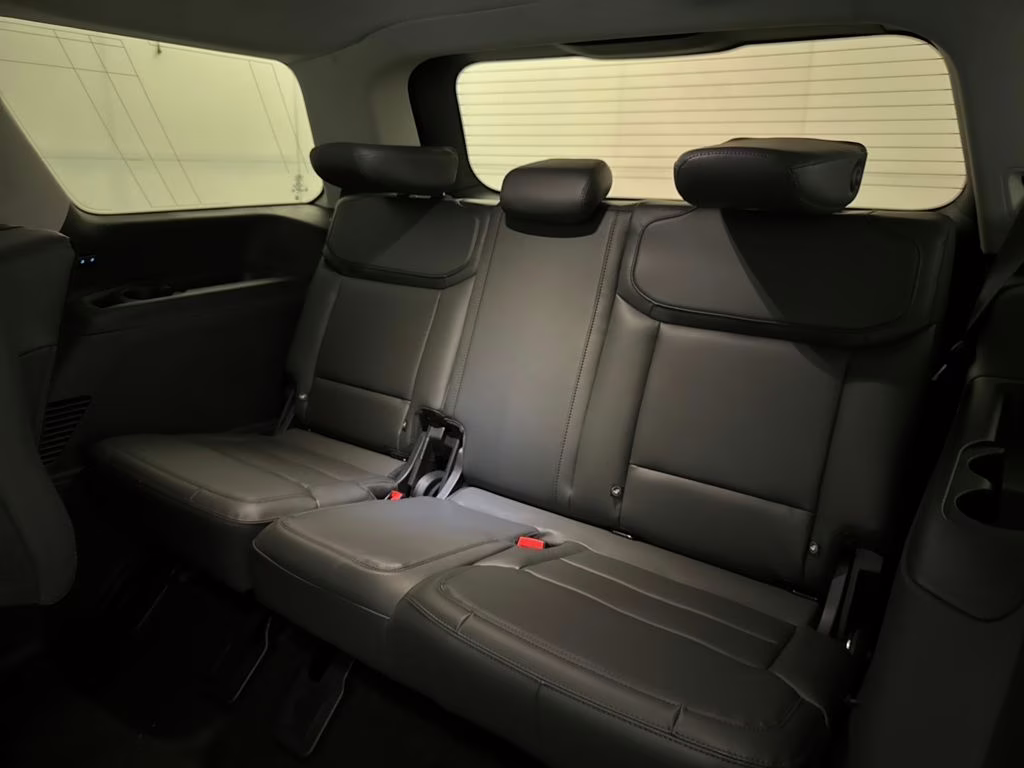 2026 Space Silver Metallic Ford Expedition Active RWD SUV