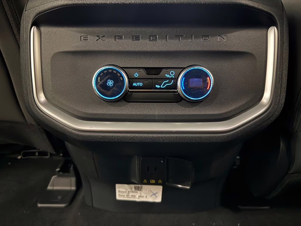 2026 Space Silver Metallic Ford Expedition Active RWD SUV