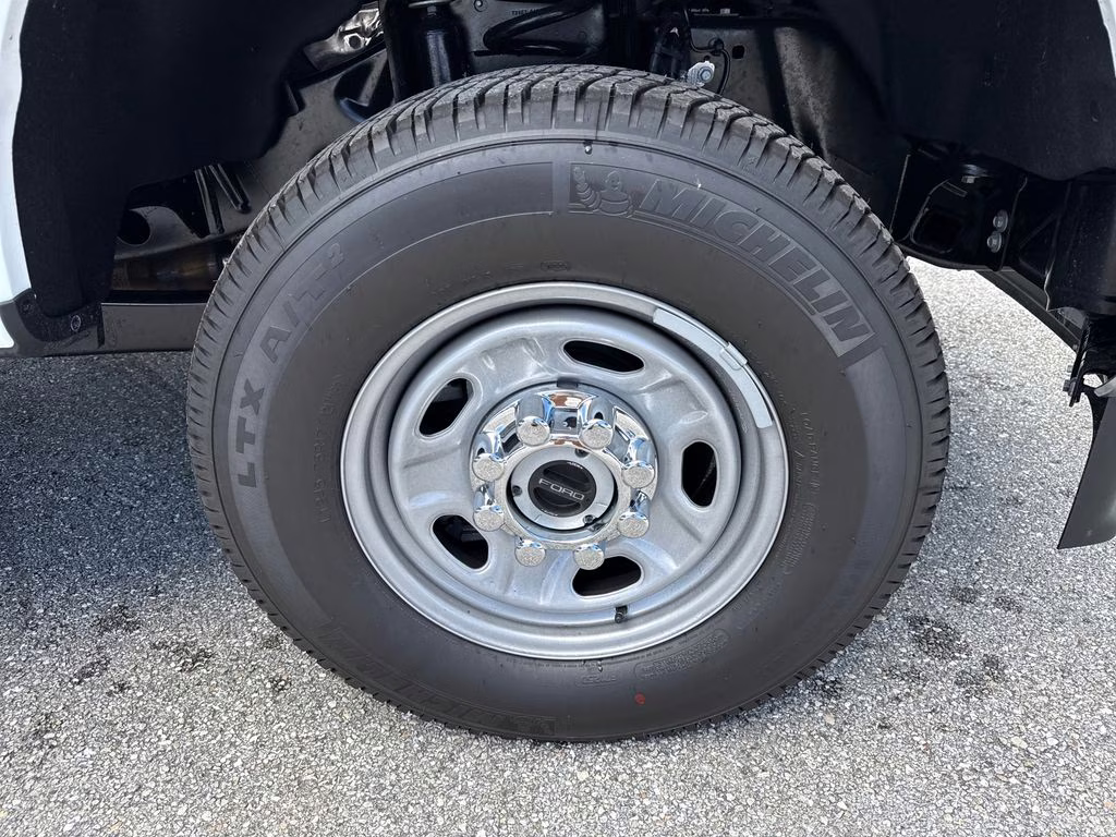 2026 Oxford White Ford Super Duty F-250 SRW XL 4X4 Truck