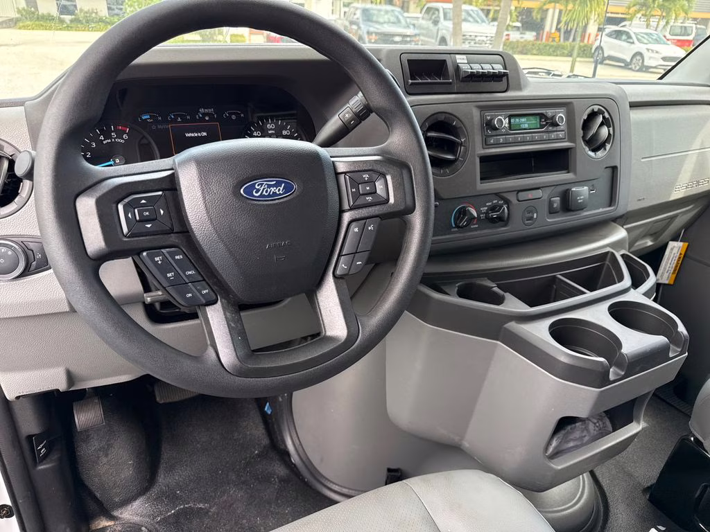 2026 Oxford White Ford E-350SD Base RWD Truck