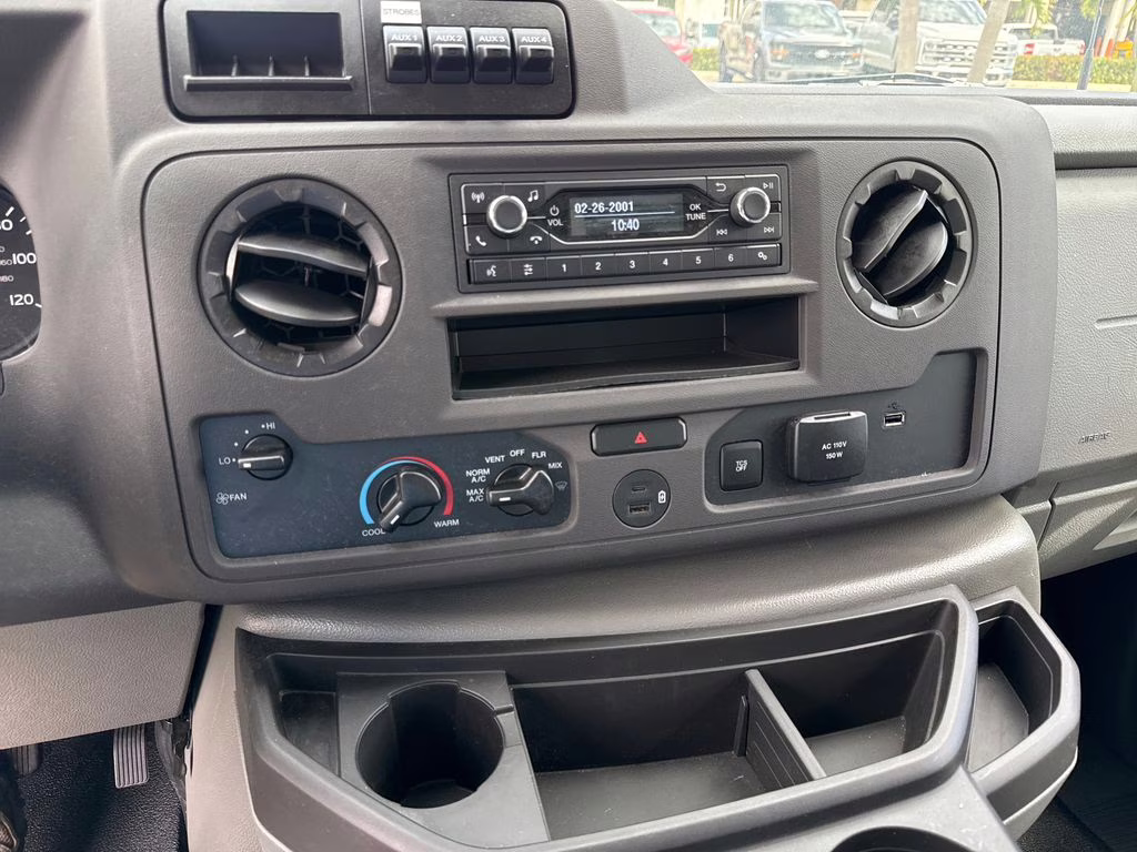 2026 Oxford White Ford E-350SD Base RWD Truck