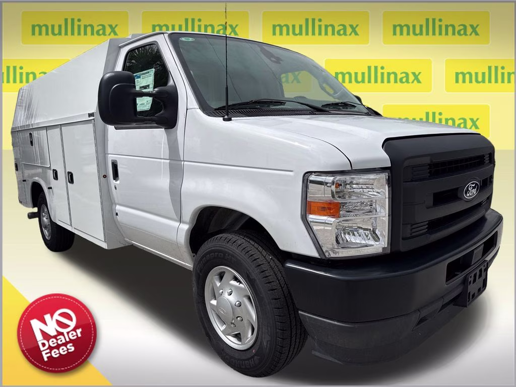 2026 Oxford White Ford E-350SD Base RWD Truck