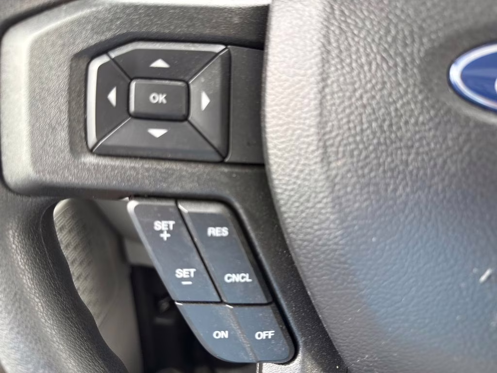 2026 Oxford White Ford E-350SD Base RWD Truck