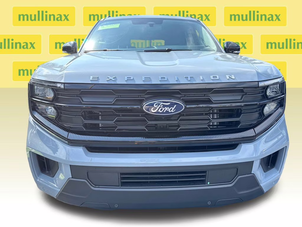 2026 Glacier Gray Metallic Tri-Coat Ford Expedition Max Active RWD SUV