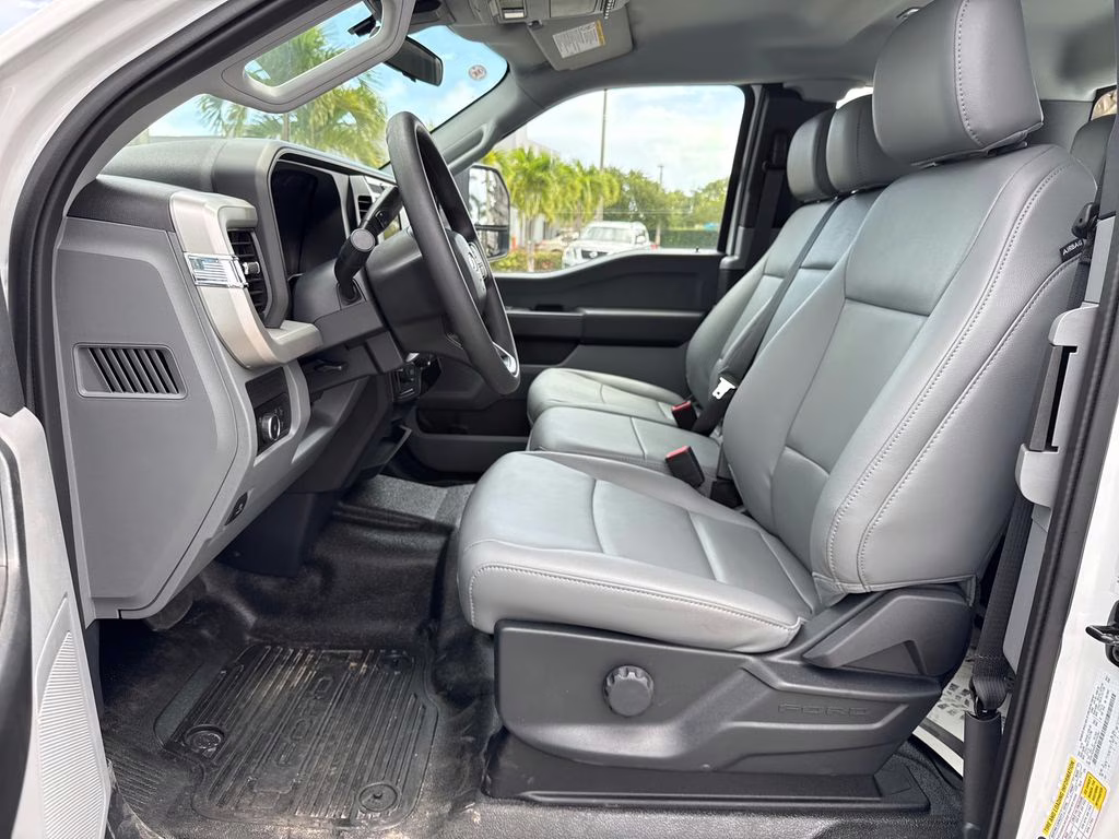 2026 Oxford White Ford Super Duty F-250 SRW XL RWD Truck