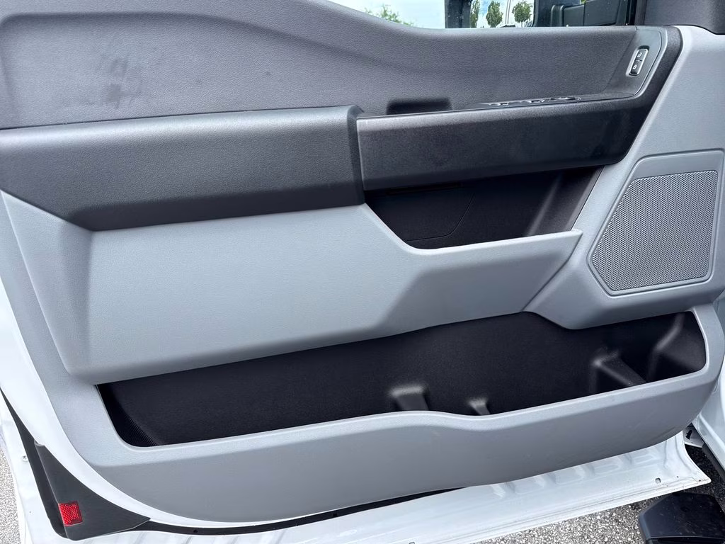 2026 Oxford White Ford Super Duty F-250 SRW XL 4X4 Truck