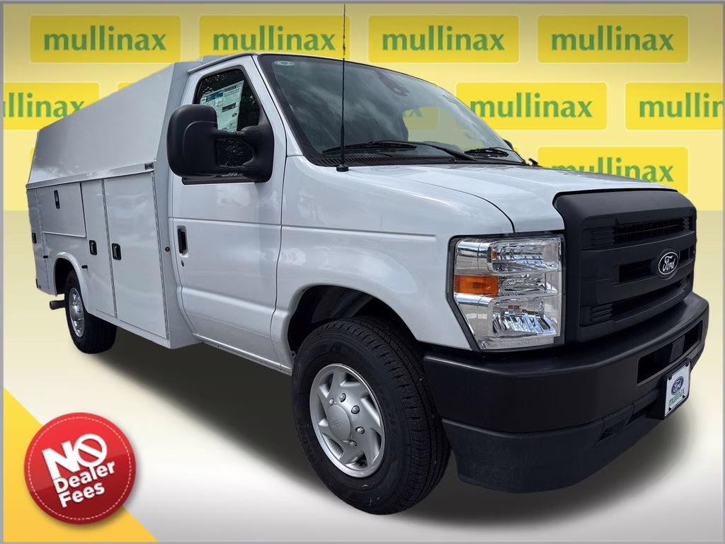 2026 Oxford White Ford E-350SD Base RWD Truck