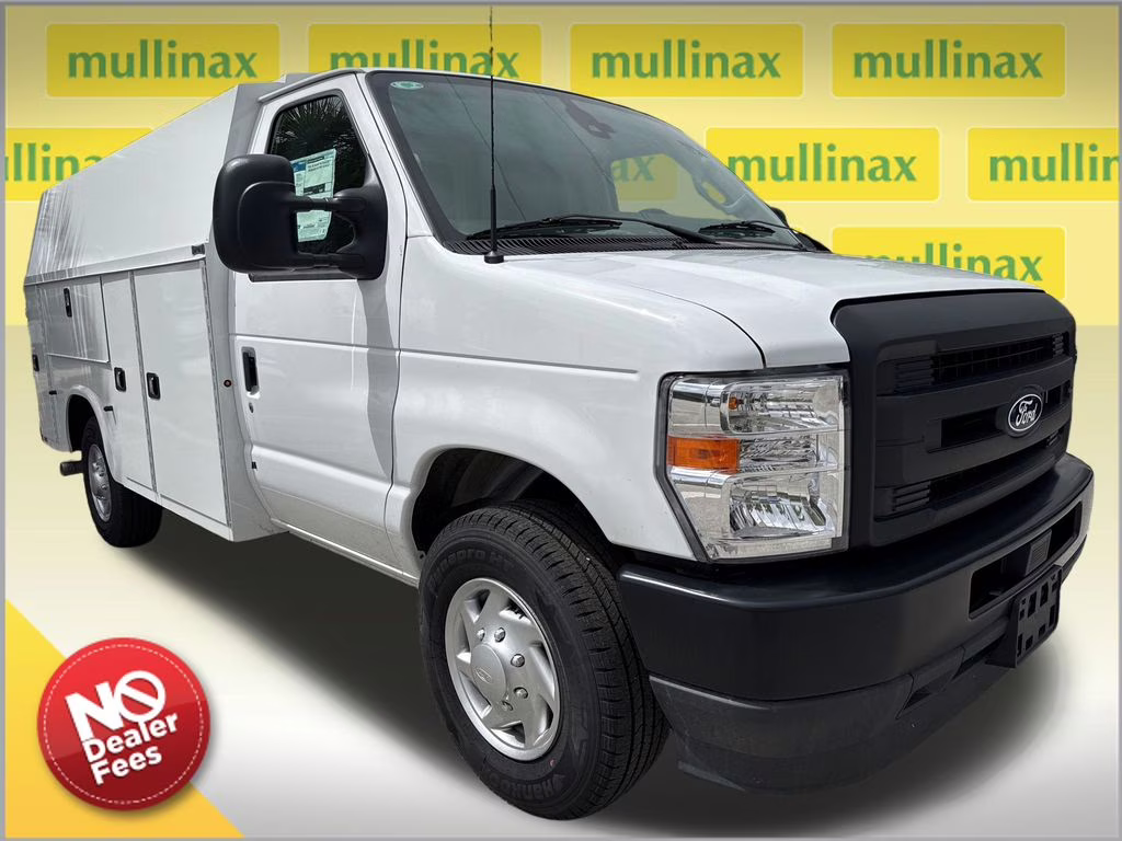2026 Oxford White Ford E-350SD Base RWD Truck