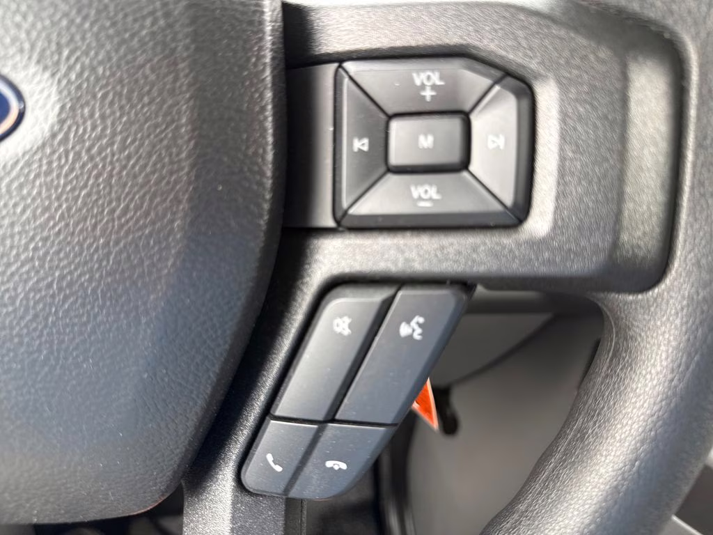 2026 Oxford White Ford E-350SD Base RWD Truck