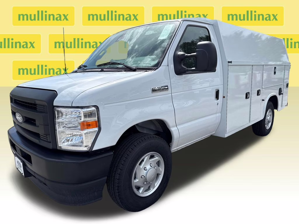 2026 Oxford White Ford E-350SD Base RWD Truck