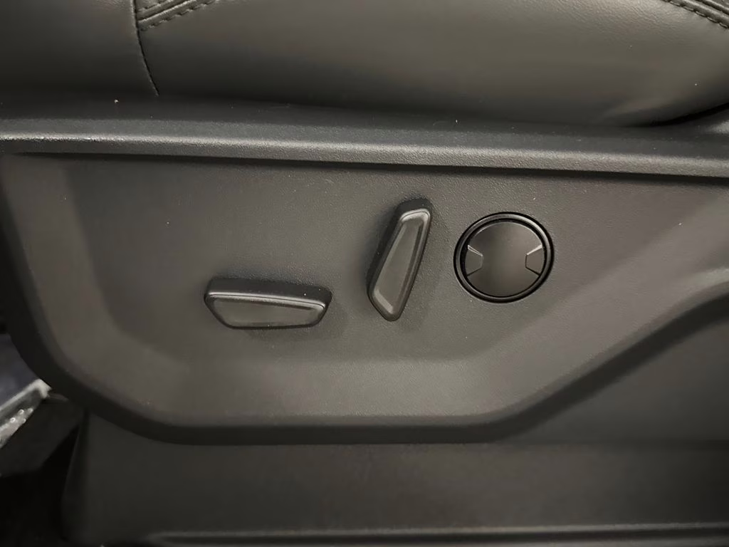 2026 Space Silver Metallic Ford Expedition Active RWD SUV