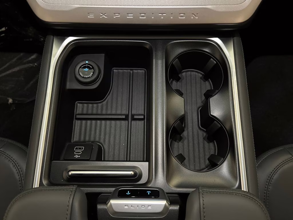 2026 Space Silver Metallic Ford Expedition Active RWD SUV