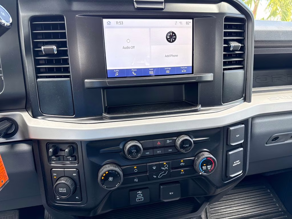 2026 Oxford White Ford Super Duty F-250 SRW XL 4X4 Truck