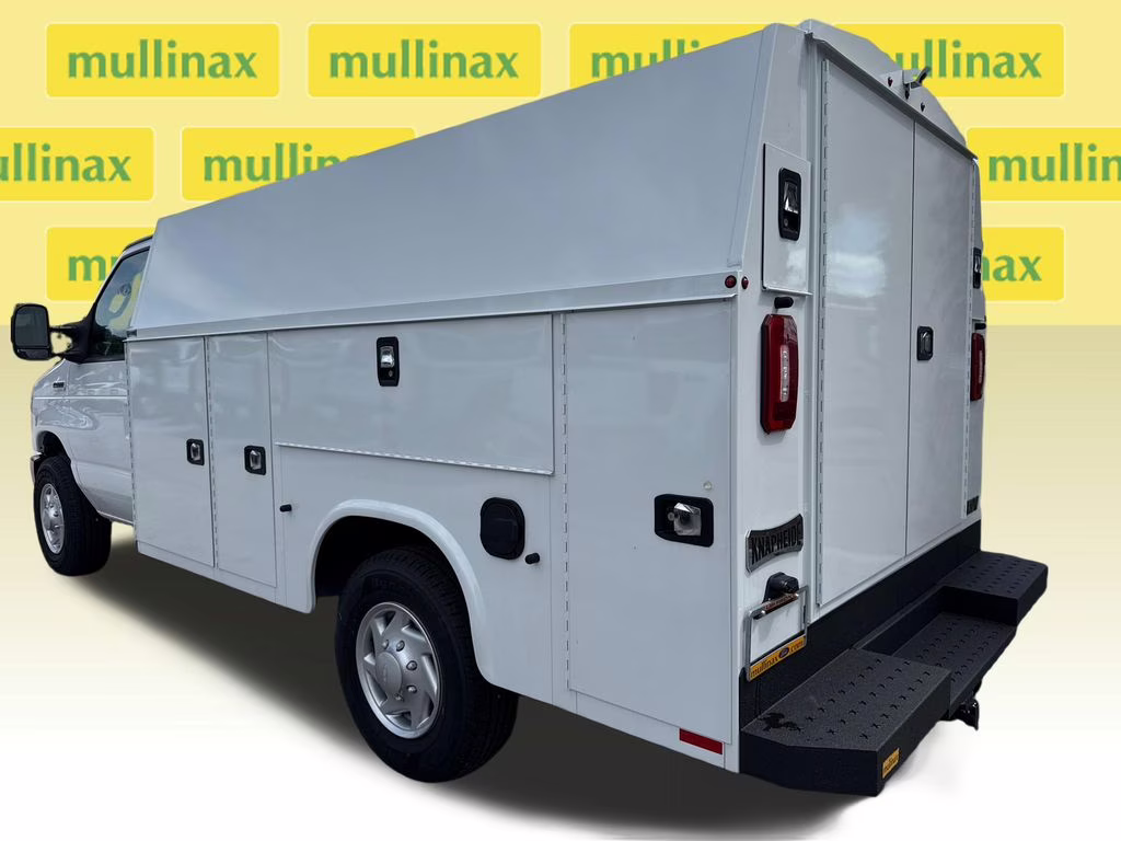 2026 Oxford White Ford E-350SD Base RWD Truck