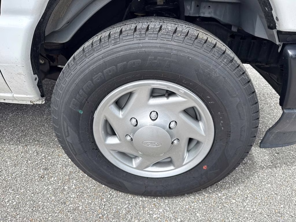 2026 Oxford White Ford E-350SD Base RWD Truck