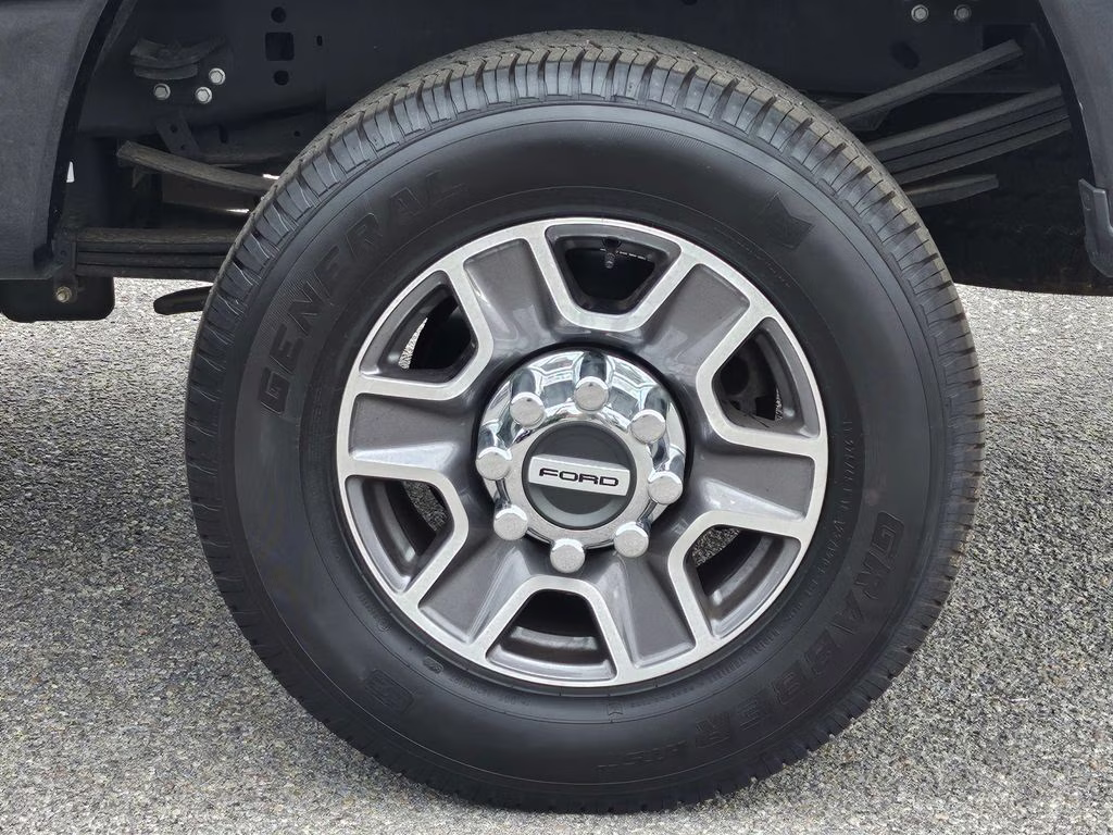 2023 Agate Black Metallic Ford Super Duty F-350 SRW Lariat 4X4 Truck