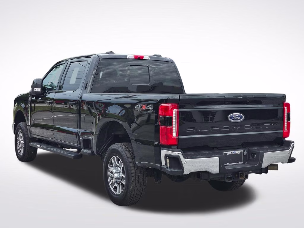 2023 Agate Black Metallic Ford Super Duty F-350 SRW Lariat 4X4 Truck