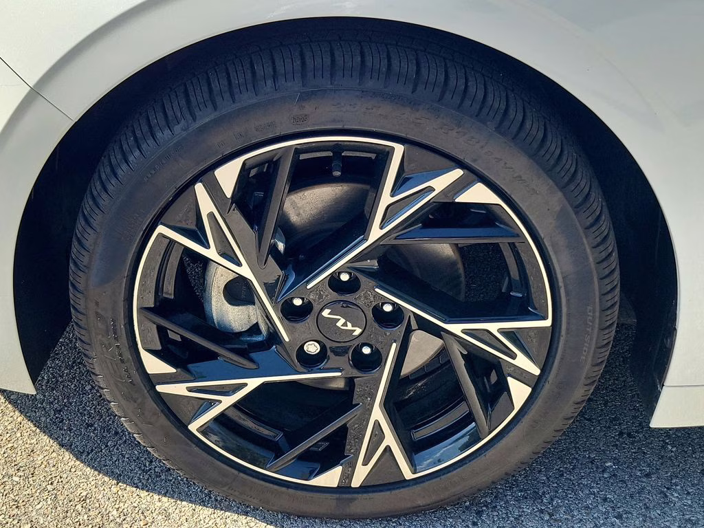 2025 Snow White Pearl Kia K5 GT-Line FWD Sedan