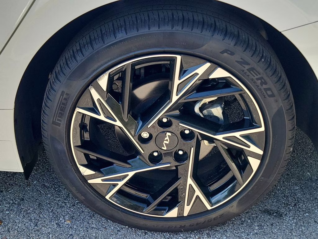 2025 Snow White Pearl Kia K5 GT-Line FWD Sedan