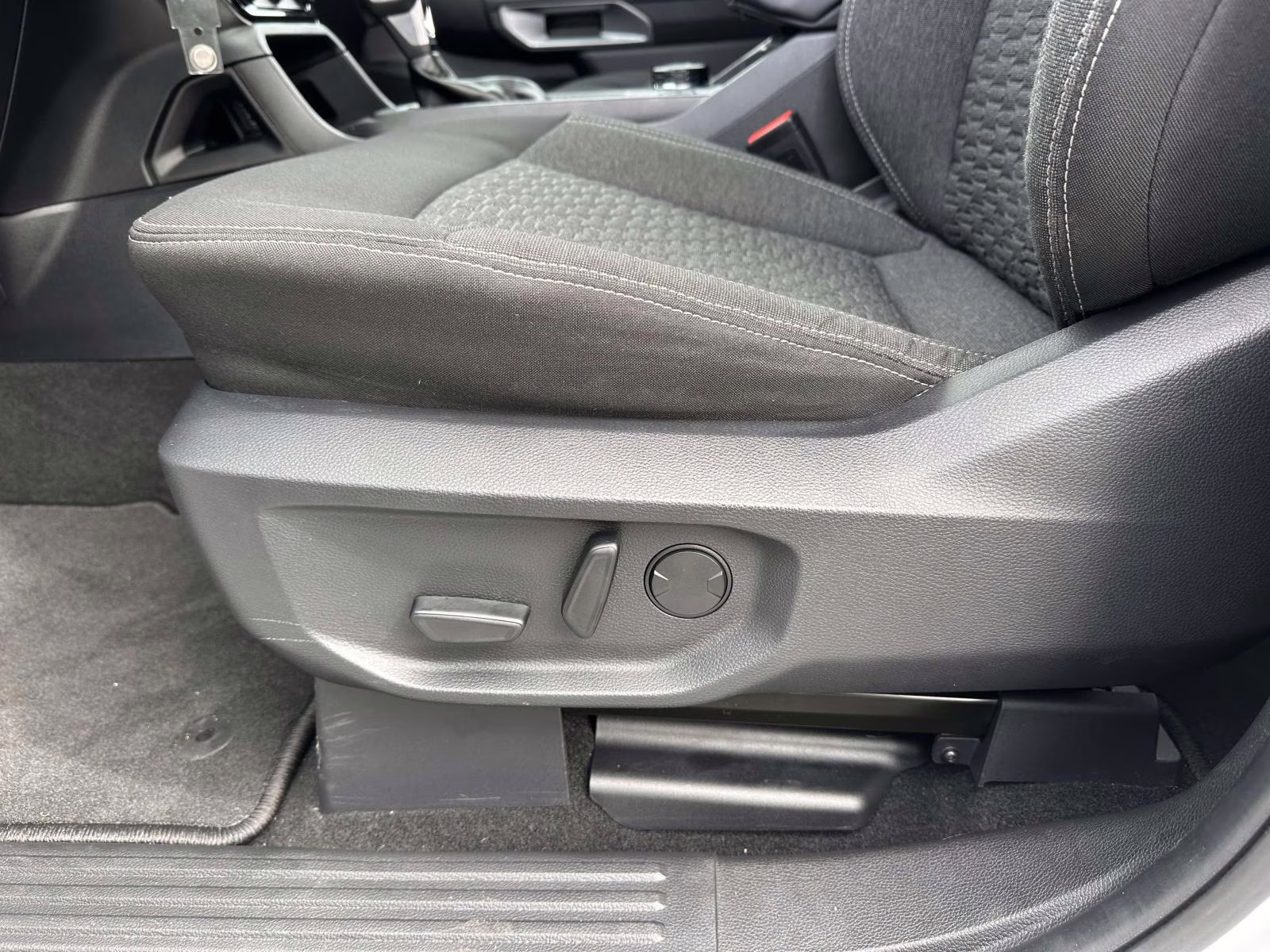 2024 Oxford White Ford Ranger XLT 4WD SuperCrew 5' Box 4X4 Truck