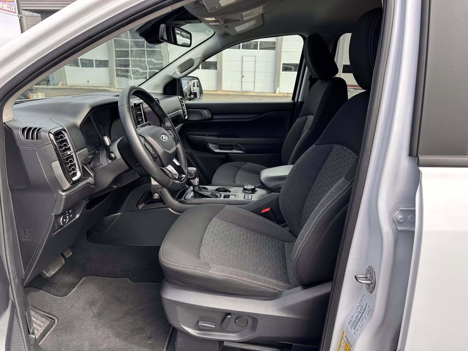 2024 Oxford White Ford Ranger XLT 4WD SuperCrew 5' Box 4X4 Truck