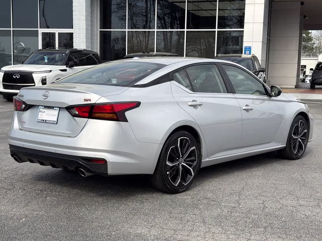 2024 Brilliant Silver Metallic Nissan Altima 2.5 SR FWD Sedan