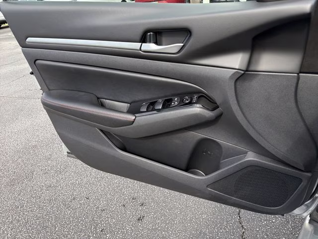 2024 Brilliant Silver Metallic Nissan Altima 2.5 SR FWD Sedan