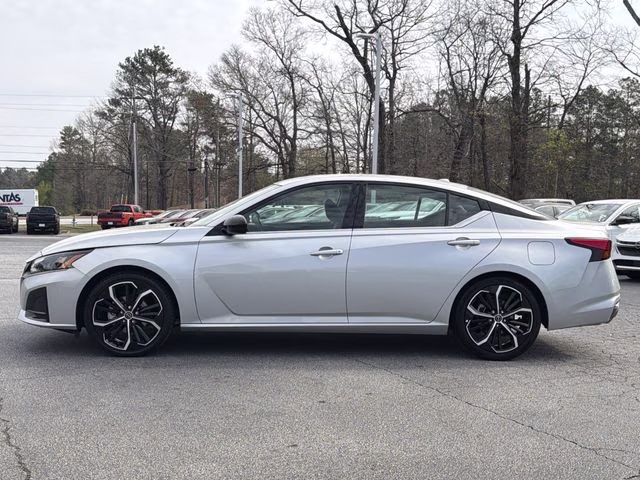 2024 Brilliant Silver Metallic Nissan Altima 2.5 SR FWD Sedan