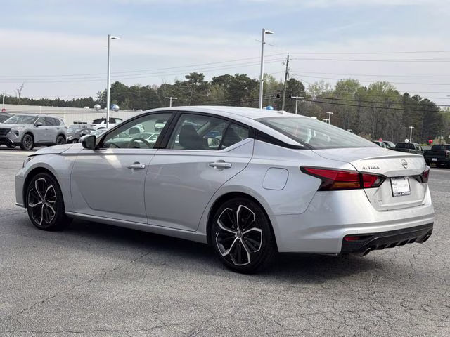 2024 Brilliant Silver Metallic Nissan Altima 2.5 SR FWD Sedan