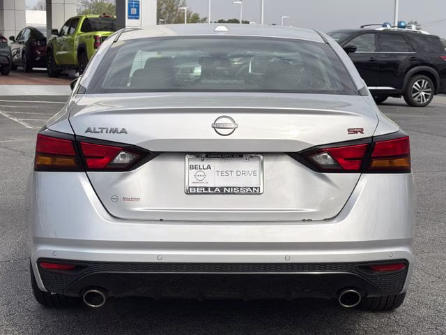 2024 Brilliant Silver Metallic Nissan Altima 2.5 SR FWD Sedan