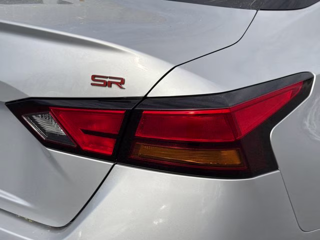 2024 Brilliant Silver Metallic Nissan Altima 2.5 SR FWD Sedan
