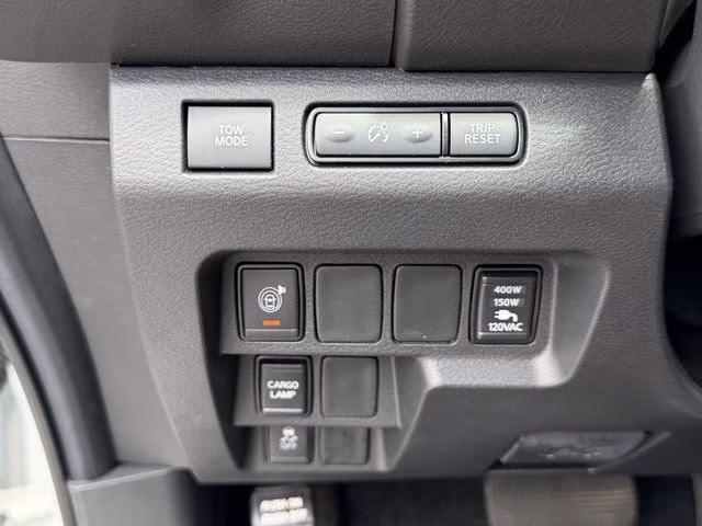 2025 Glacier White Nissan Frontier SV RWD Truck