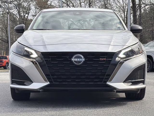 2024 Brilliant Silver Metallic Nissan Altima 2.5 SR FWD Sedan