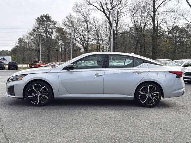 2024 Brilliant Silver Metallic Nissan Altima 2.5 SR FWD Sedan