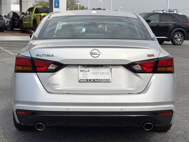 2024 Brilliant Silver Metallic Nissan Altima 2.5 SR FWD Sedan