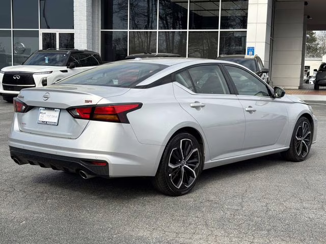 2024 Brilliant Silver Metallic Nissan Altima 2.5 SR FWD Sedan
