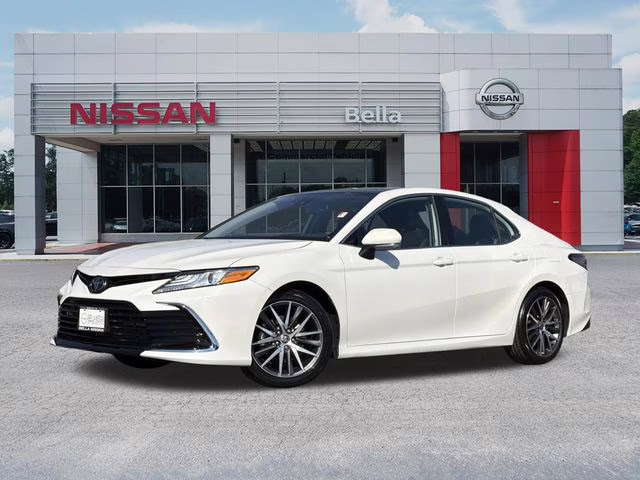 2024 Ice Cap Toyota Camry XLE FWD Sedan
