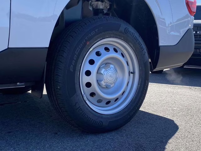 2026 Oxford White Ford Maverick XL AWD Truck