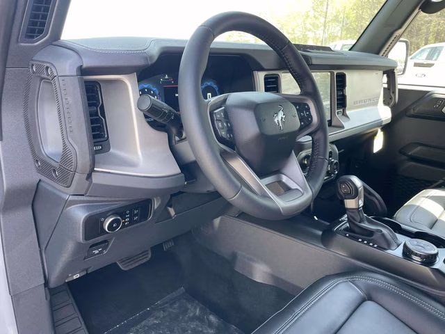 2026 Avalanche Ford Bronco Outer Banks 4X4 SUV