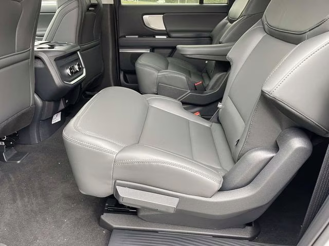 2026 Silver Metallic Ford Expedition Max Active RWD SUV