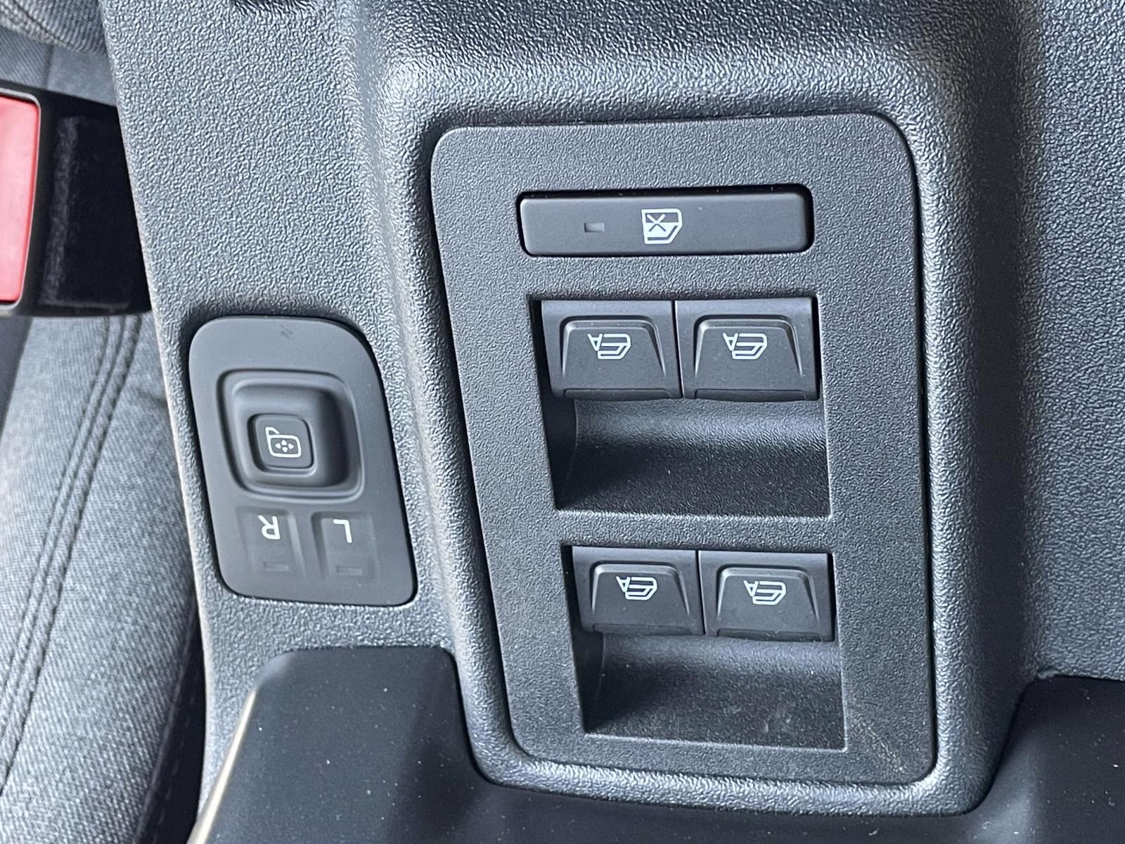 2026 Gray Metallic Ford Bronco Base 4X4 SUV